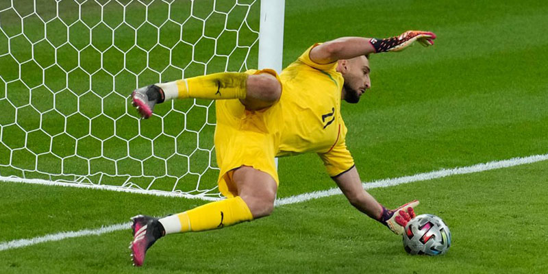 Thủ môn PSG hiện tại - Gianluigi Donnarumma tài năng ra sao? 1 thủ môn psg